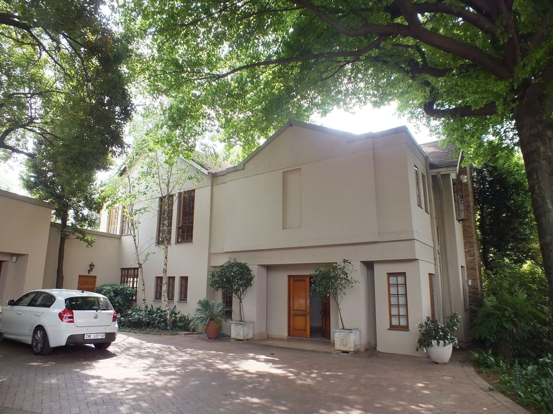 Atholl house entrance before the alteration — face brick and timber framing