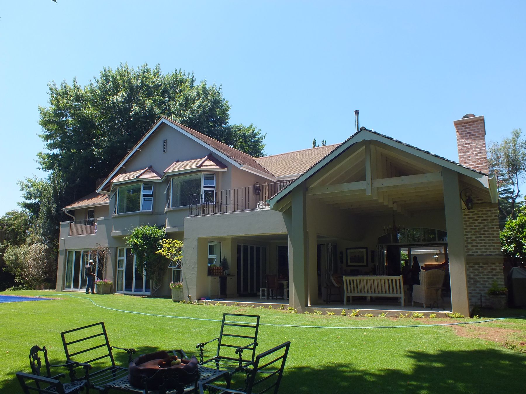 Garden elevation of the Atholl house after the alteration, with the new covered living pavilion